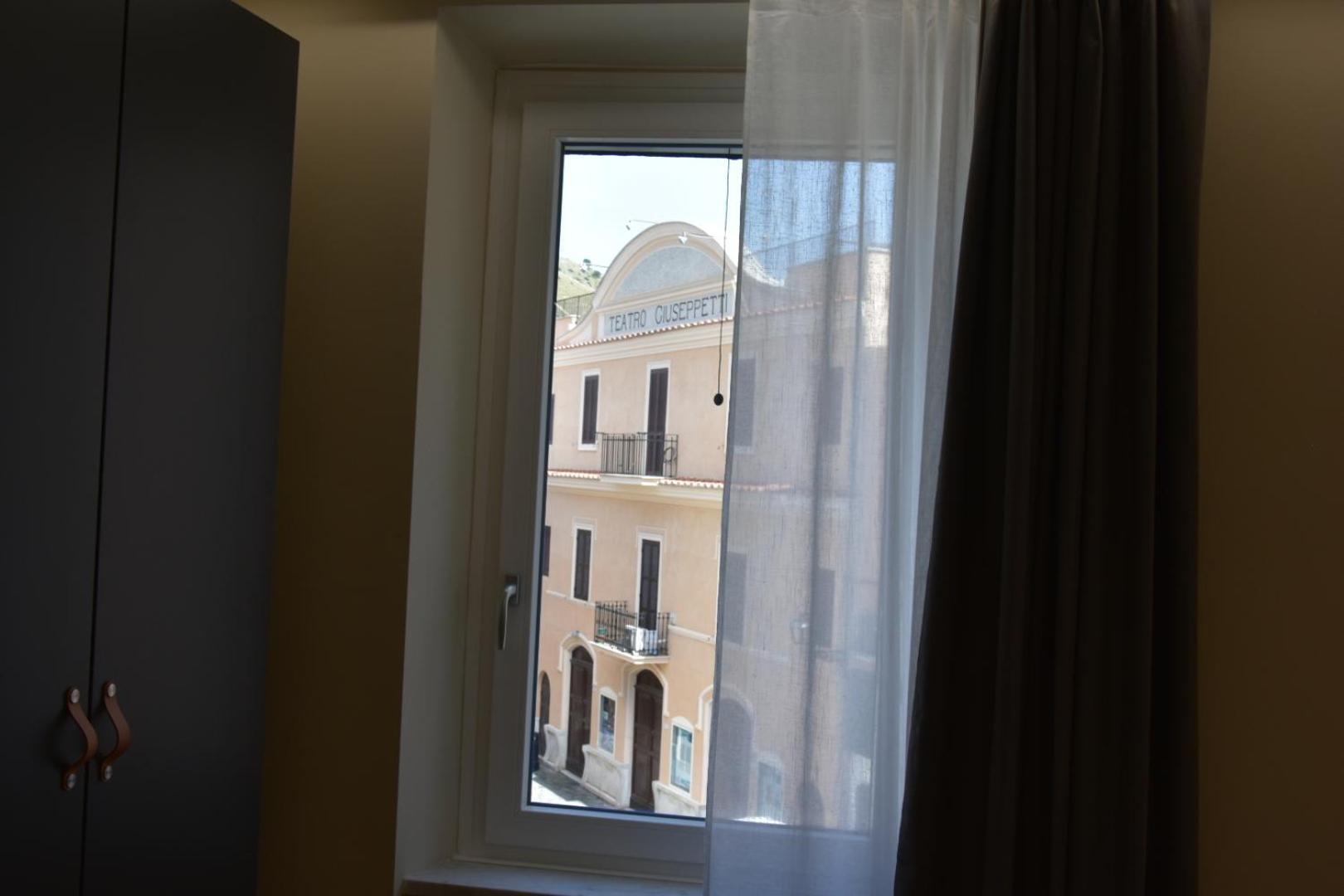 Mom Apartment Rooms&Suites Tivoli Ngoại thất bức ảnh